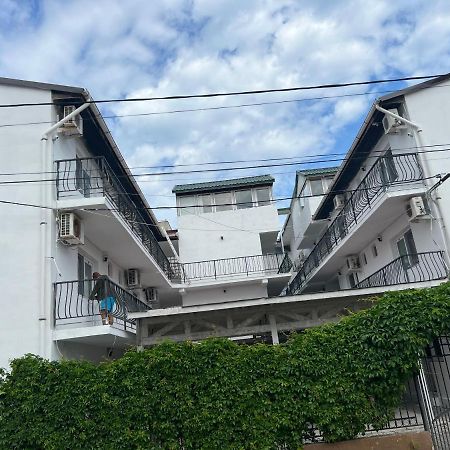 Mario Residence コスティネシュティ エクステリア 写真